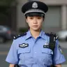 女警察